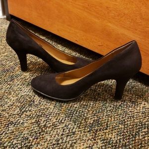 Jaclyn Smith Black Pump